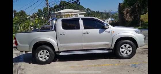 TOYOTA HILUX 2.7 SR 4X2 CD 16V FLEX 4P AUTOMÁTICO TOYOTA HILUX 2.7 SR 4X2 CD 16V FLEX 4P AUTOMÁTICO